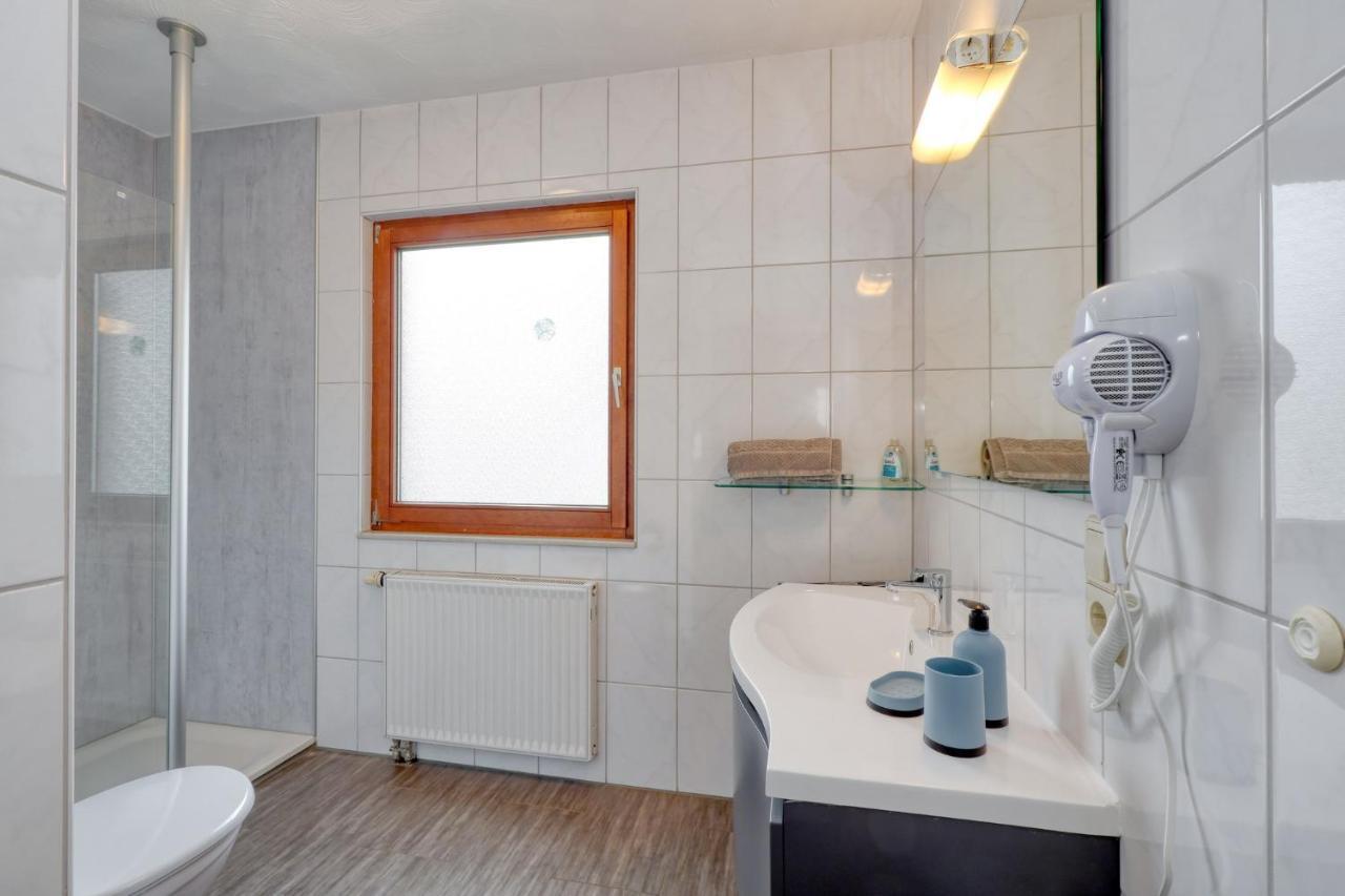 Seepark Kirchheim Ferienhaus Bei Vera Mit Sauna Exteriör bild